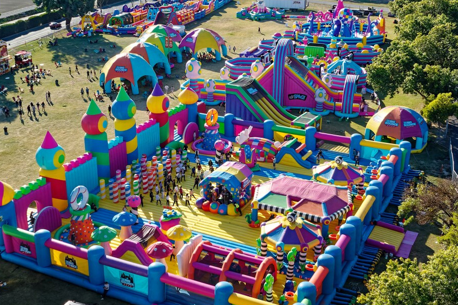 Creative Ways to Incorporate Bounce Houses into Winter Parties
