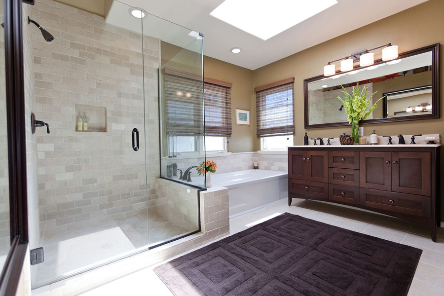 The Pros of Using Contractors for Bathroom Remodeling