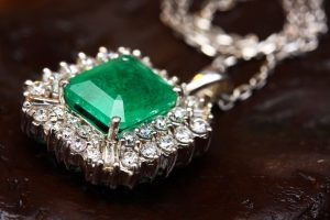 Caring for a Jadeite Pendant to Maintain Its Appearance